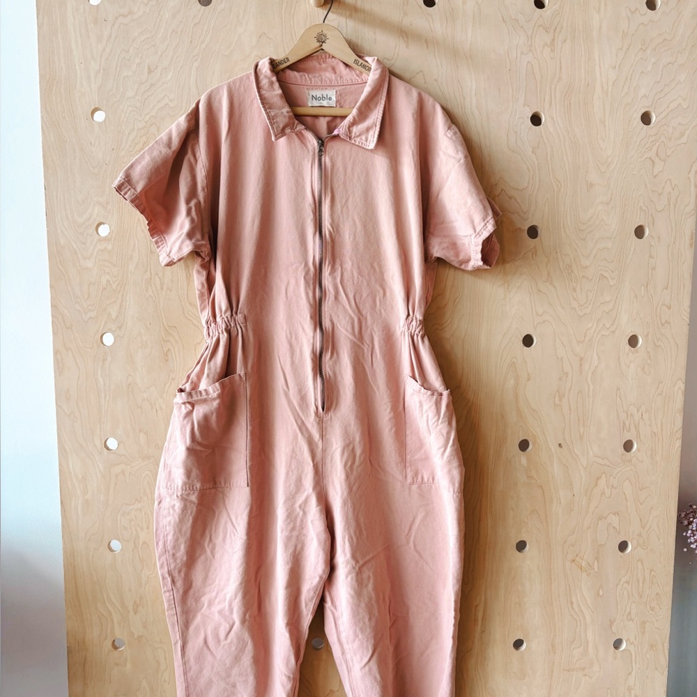 NOBLE utility suit in Peach 🍑🍑
